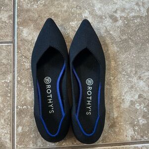 Black “the point” Rothy’s flats size 8.5